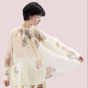 NWT Injiri Rasa 75 cotton silk button front white floral shirt Size M